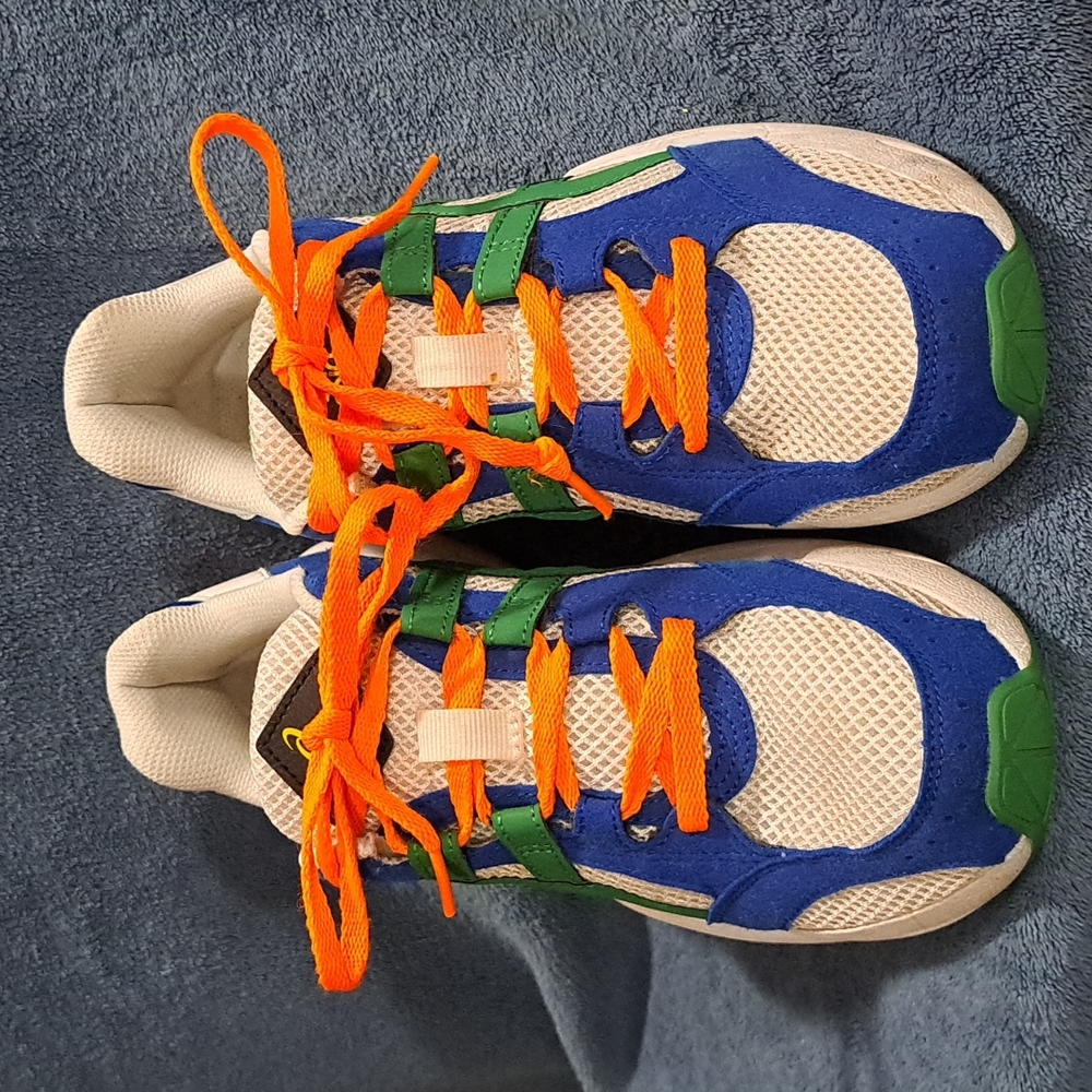 Women's ASICS gel size 8.5, blue, green and orange accents